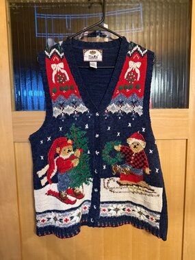 VNT Tiara Internation Sweater Vest Bear Holiday Knit